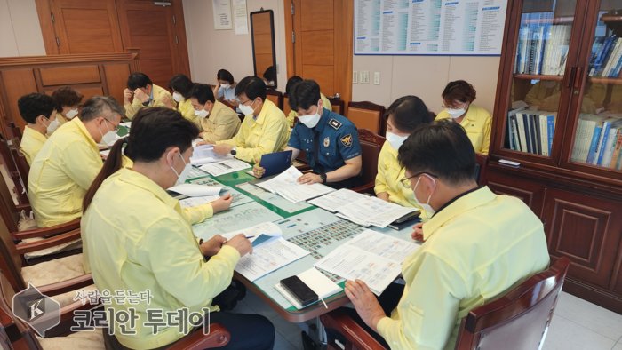 인기 핫스팟의 과밀 사고를 방지하기 위해 강화된 순찰, 실시간 모니터링 및 엄격한 안전 프로토콜