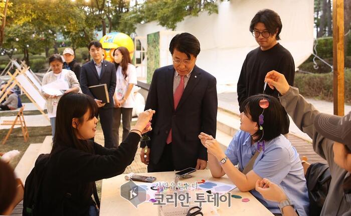 이번 주말, 석촌호수는 축제의 장으로