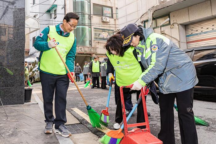 대림동 골목 탈바꿈…영등포구, 주민이 이끄는 ‘청결 지킴이’ 운영