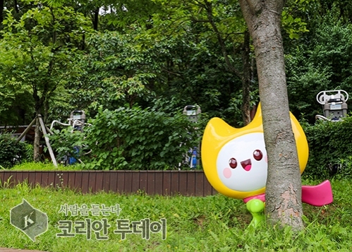 금천구 곳곳에서 금나래를 찾아보세요!”… 일상 공간에 금나래 캐릭터 조형물 설치