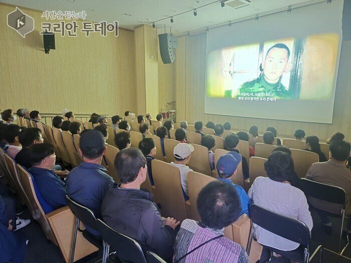 “영화관 처음 와봐요”…시니어 위한 문화행사 ‘영화보는 날’ 성황