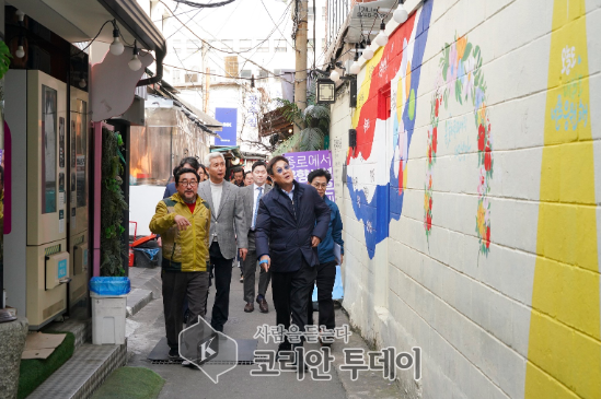 ‘돈화문로11길’ 상생거리로 재탄생… 보행자 중심 도심 상권 모델 구축, 종로구