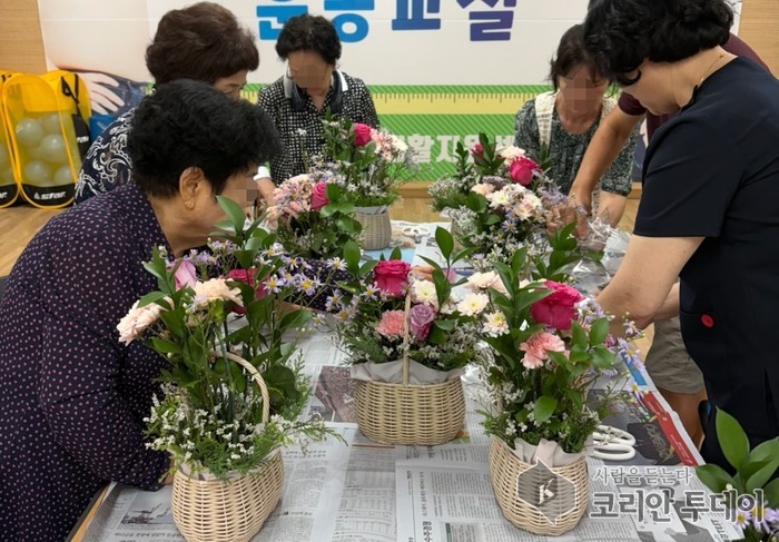 남동구 치매 가족 자조 모임…꽃으로 마음 치유하는 특별한 시간