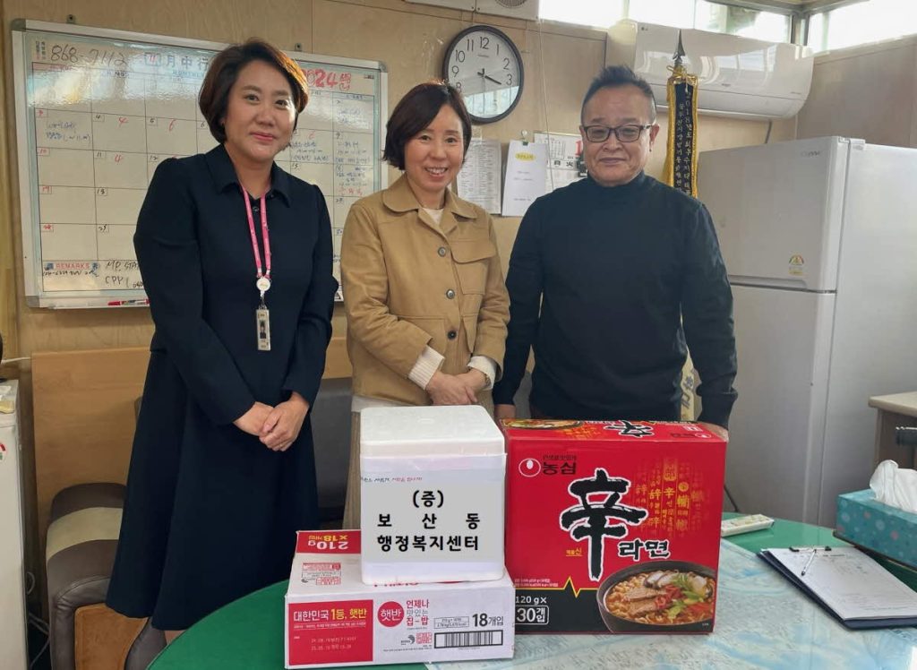 동두천시 보산동, 수능 이후 청소년 유해구역 집중 순찰 중인 태풍초소 위문 격려