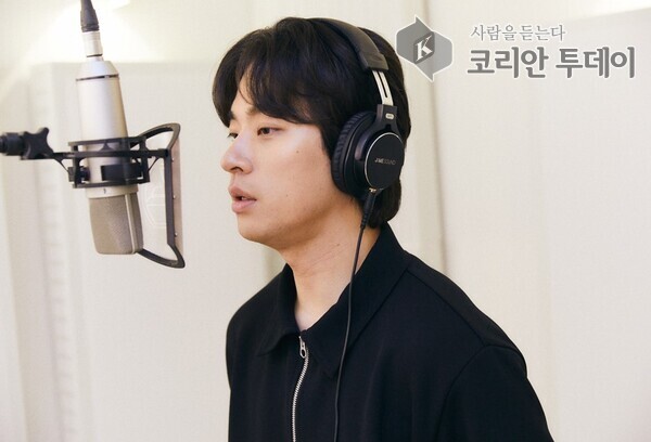배우 박정민, 시각장애인 위한 ‘듣는 소설’ 기증…책의 날 맞아 따뜻한 나눔 실천