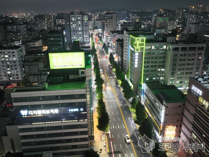 주안역 거리, 특색 보행등으로 환해졌다…미추홀구, LED 조명으로 야간환경 개선