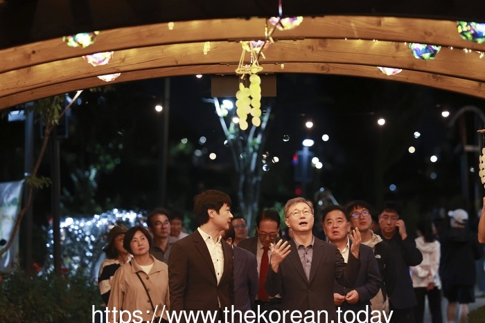 구로구, 안양천 수놓은 ‘어울림정원 빛축제’ 개막