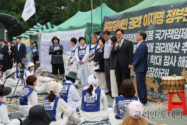국회, 발달장애인 부모의 오체투지에 응답…추경예산 249억 반영