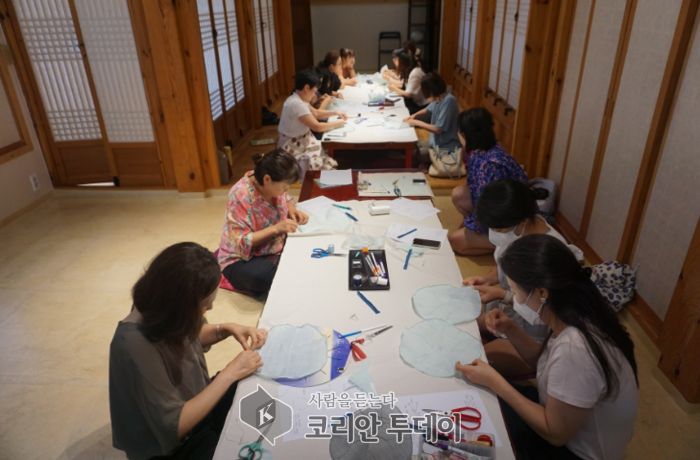 상촌재서 부모님 수의 직접 만드는 전통 교육 운영, 종로구