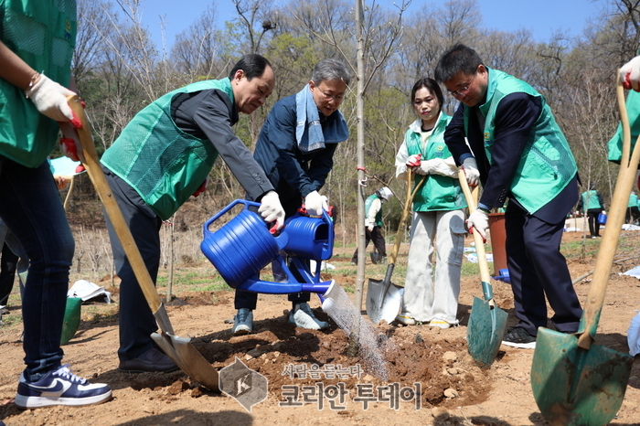‘제80회 식목일 기념 나무심기 행사’ 개최