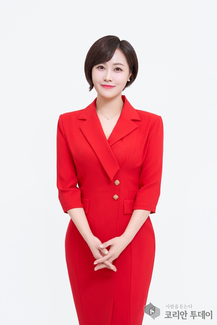 세련되고 유쾌한 매력, 고객에게 진심을 전하는 정미경 쇼호스트 인터뷰