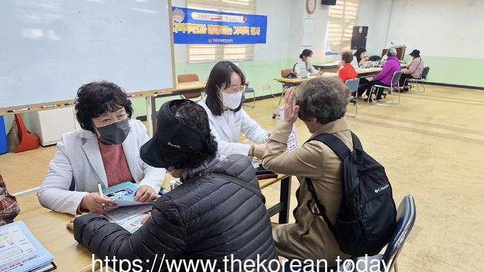 치매 예방을 위한 ‘지역주민과 동행하는 기억력 검사’ 운영