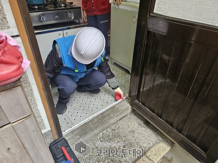 성동구, ‘어르신 낙상방지 홈케어’ 전국 최초 도입! 초고령사회 대비 통합돌봄 시스템 구축