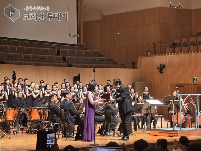 합창으로 인생을 노래한 시간…인천시립합창단 홍진기 단원 은퇴 기념, 뜨거운 박수 속 마무리