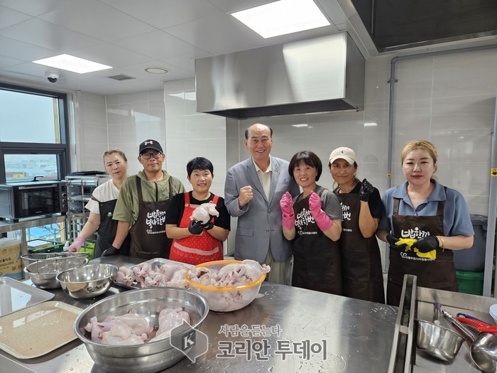 동두천 가족봉사단, 삼계탕과 양갱으로 전한 따뜻한 온정
