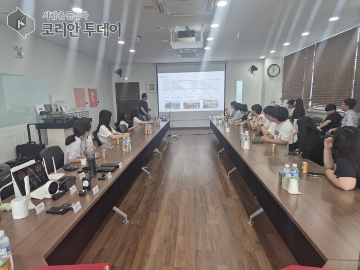 옹진군 대학생들, 송도 첨단기업에서 미래 설계…청년희망 일자리 현장체험 호응