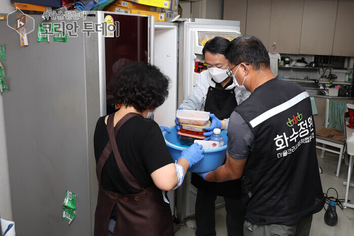 “청장님이 직접 냉장고 청소를?”…김찬진 동구청장, 복지 사각지대에 ‘손길’