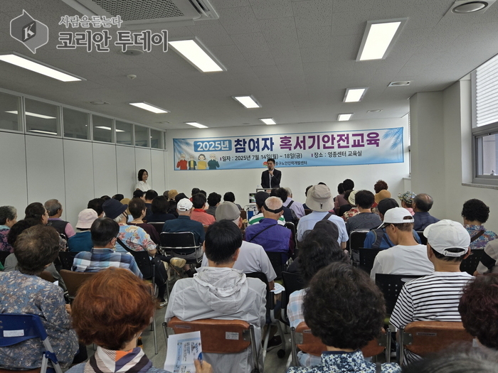 “더운 여름, 건강 먼저 챙기세요”…김정헌 중구청장, 혹서기 노인활동 참여자 격려