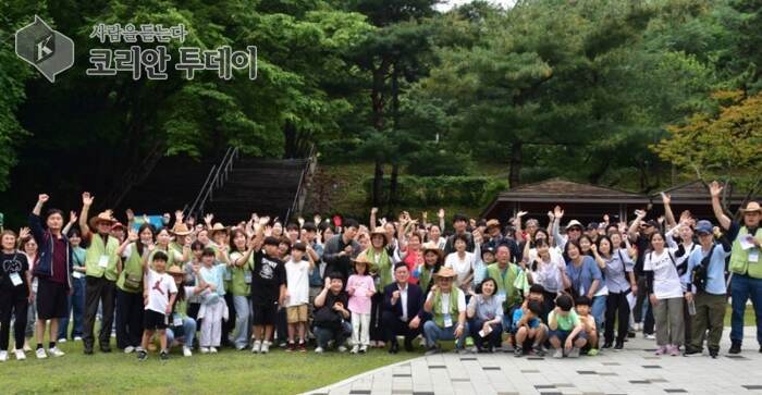 학익1동 ‘에코페스티벌 학나래 가족 걷기’…자연과 이웃을 잇다