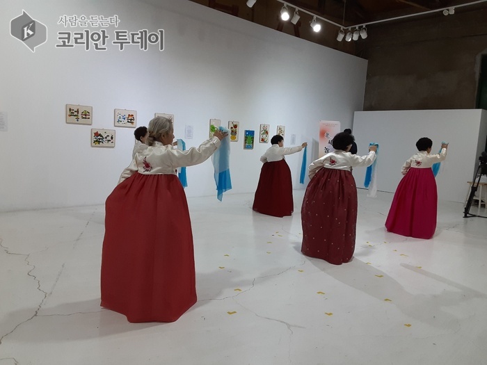 군산시, 치매 예방 위해 문화예술과 인지강화 프로그램 본격 운영