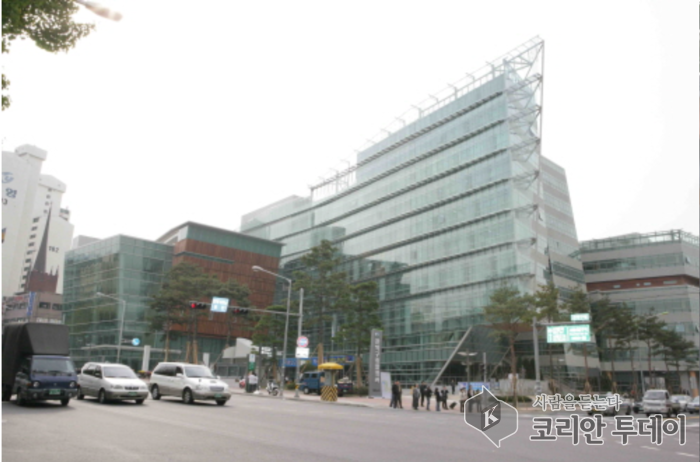 "관악구, 서울대와 손잡고 유기동물 생명 지킨다…중증외상치료센터 본격 가동"