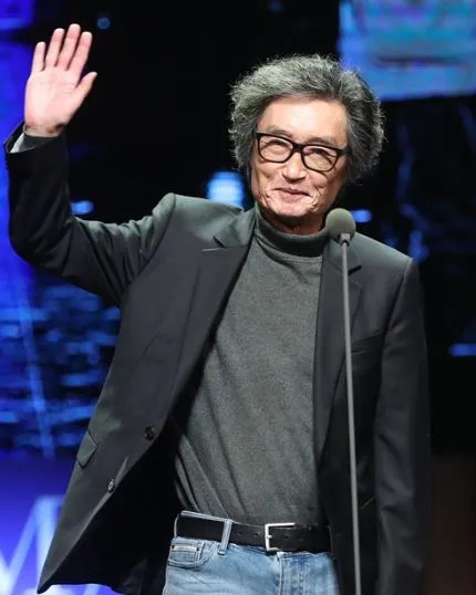 韩国摇滚先驱金弘琢纪念碑揭幕仪式将于明日在仁川真登村举行