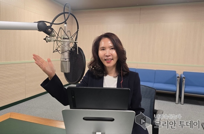 목소리로 국민의 마음을 치유하다, 32년차 국민 성우, 코레일과 지하철 바로 그 목소리, 조예신 성우 인터뷰