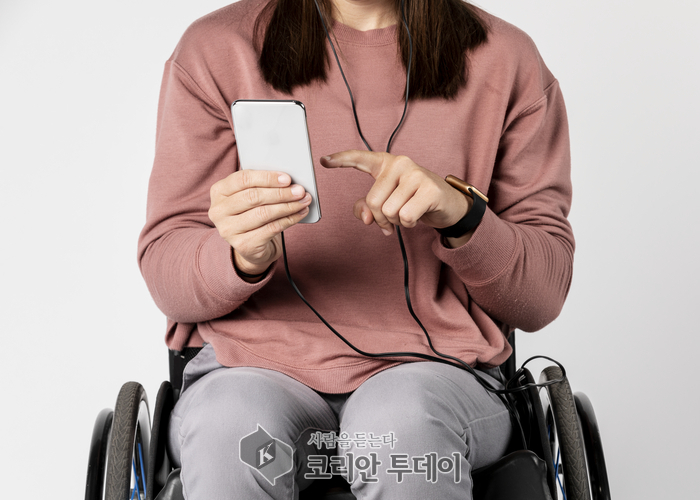 AI 상담사, 누구를 위한 기술인가… 장애인 소외 부른 비대면 금융 서비스