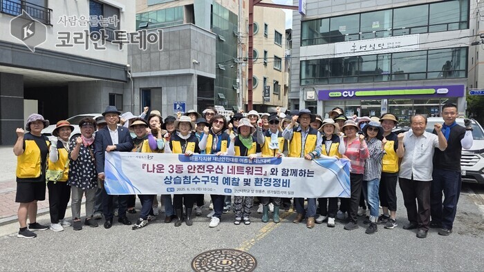 나운3동, 장마철 앞두고 ‘빗물받이 청소’…주민이 앞장섰다