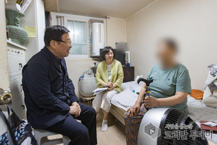 김경호 광진구청장, 통합돌봄 대상 가정 직접 방문