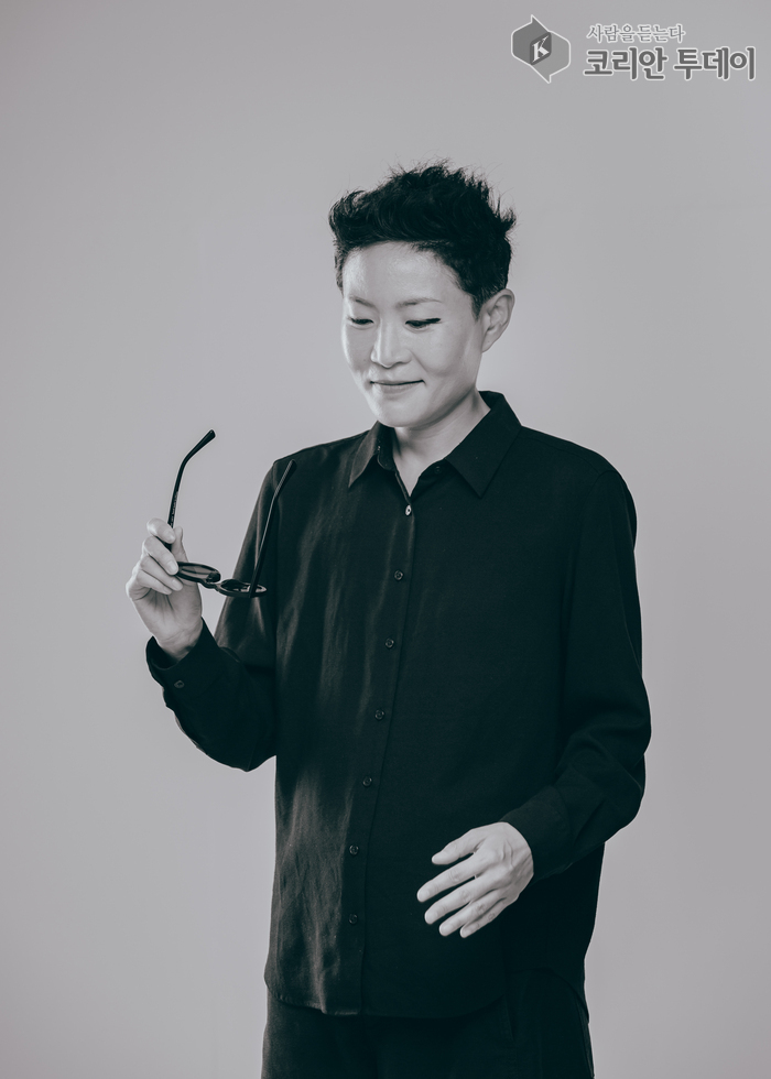 보이지 않는 세계, 드러나는 시선: 김수영 작가가 여는 여성성과 예술의 경계