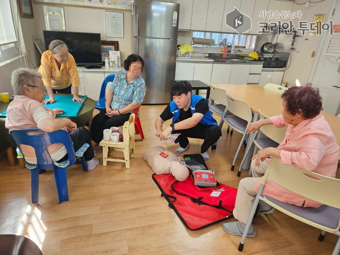 강북구, 경로당에 자동심장충격기 추가 설치…어르신 생명 안전망 강화