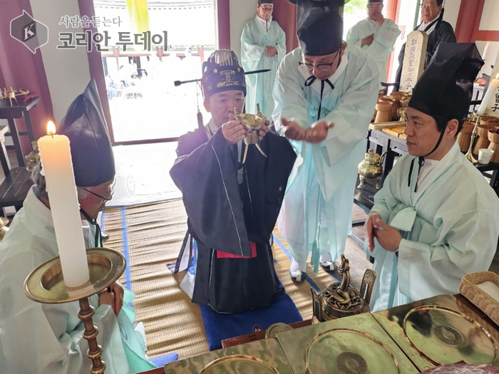 인천향교에서 춘기 석전대제 봉행…유교 전통 잇는 시간