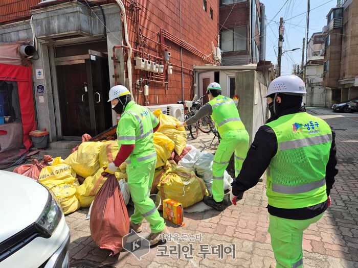 성동구 성수1가제1동, 저장강박 기초수급자 위한 ‘사랑의 청소 봉사’