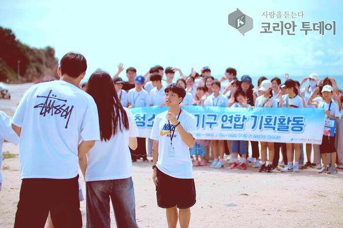 “깨끗한 바다, 우리가 지킨다” 인천 중구 청소년기자단, 선녀바위서 환경 취재