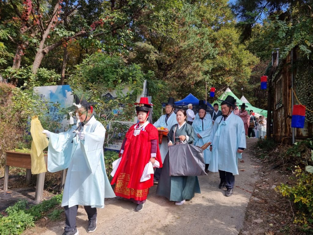 [포토] 은행마을 도당제 열려…주민들에 복 기원