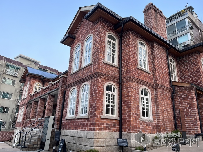 진실을 향한 고독한 항해, 기자의 이름으로