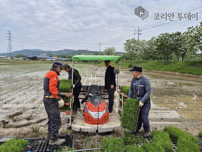 고삼면, 모내기 철 맞아 영농 현장 방문 격려