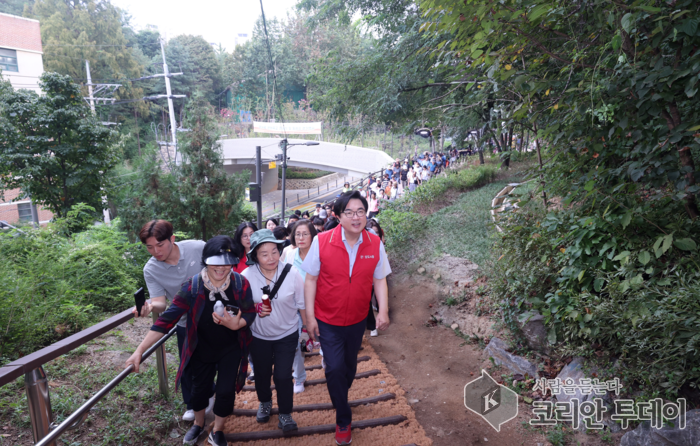 동작구 국사봉 녹지축 연결, 생태육교 준공으로 사람과 자연의 공존 실현