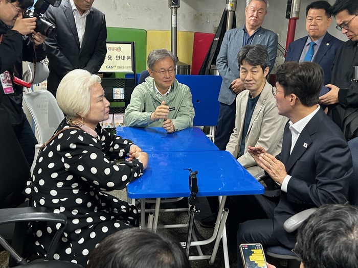 장인홍 구로구청장, 남구로역 새벽인력시장 찾아 건설일용근로자 격려