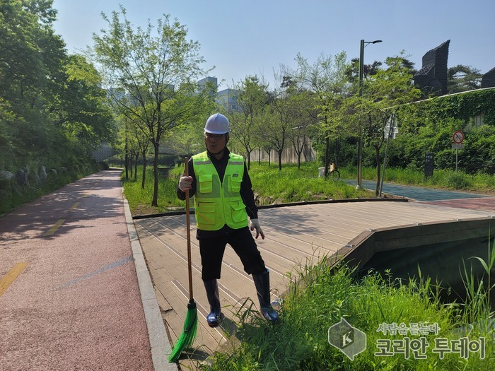 성내천과 감이천 지키는 ‘환경지킴이’, 정현택 교수의 하루