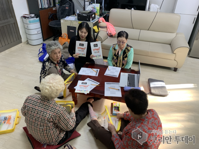 “치매 예방, 이제 집에서 손쉽게!” 동대문구 ‘가치해요’ 큰 호응
