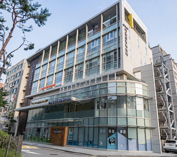 어르신 돌봄, 이제 한 곳에서!…영등포구, ‘어르신 행복센터’ 문 열다