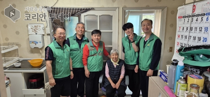 작전1동 새마을협의회, ‘사랑의 집 고쳐주기’ 봉사 실시