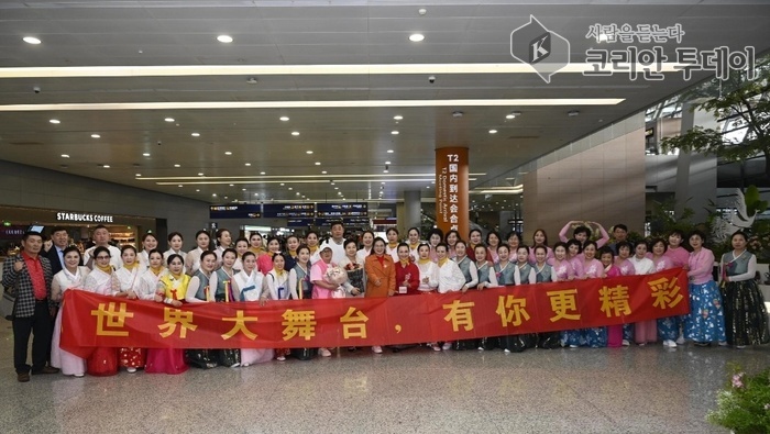 Songhua River Art Troupe Blossoms on the World Stage in Shanghai