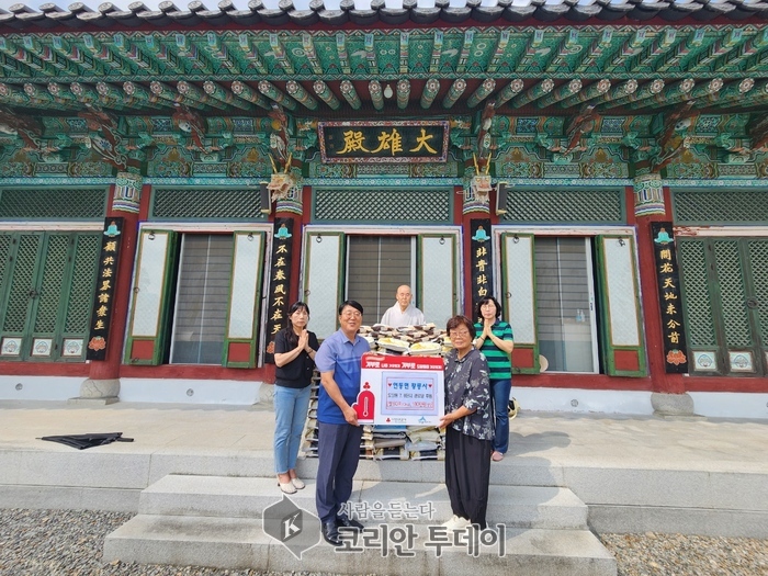 Hwangryongsa Temple Promises to Donate 60 Bags of Rice to Dodam-dong Senior Citizens' Center Every Year